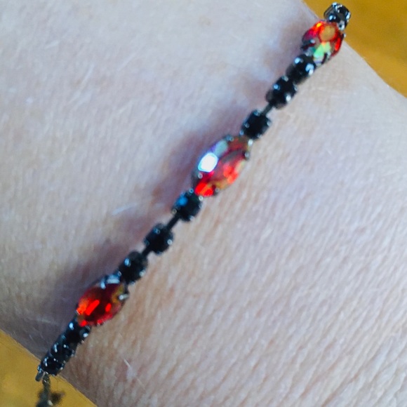 VTG Necklace, Bracelet & Earrings - Picture 3 of 5